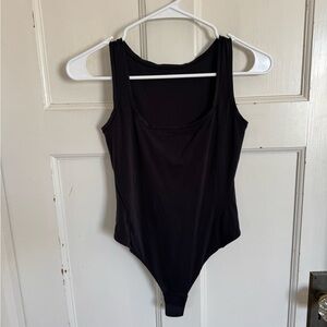 Lululemon black sleevelees scoopneck bodysuit